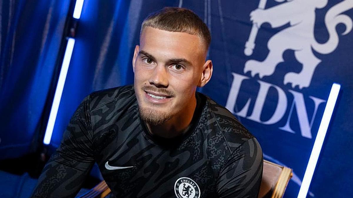 Chelsea Places Danish Goalkeeper Filip Jorgensen on Transfer List, Beşiktaş Interested