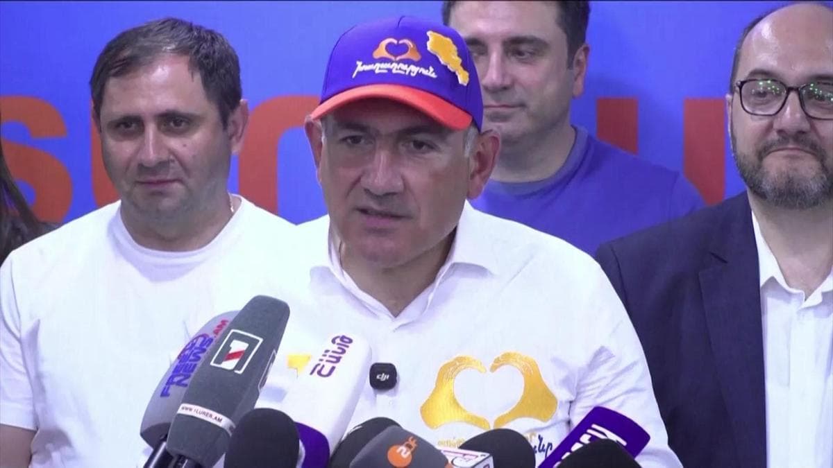 Armenian Government Resigns Following New Parliament Session