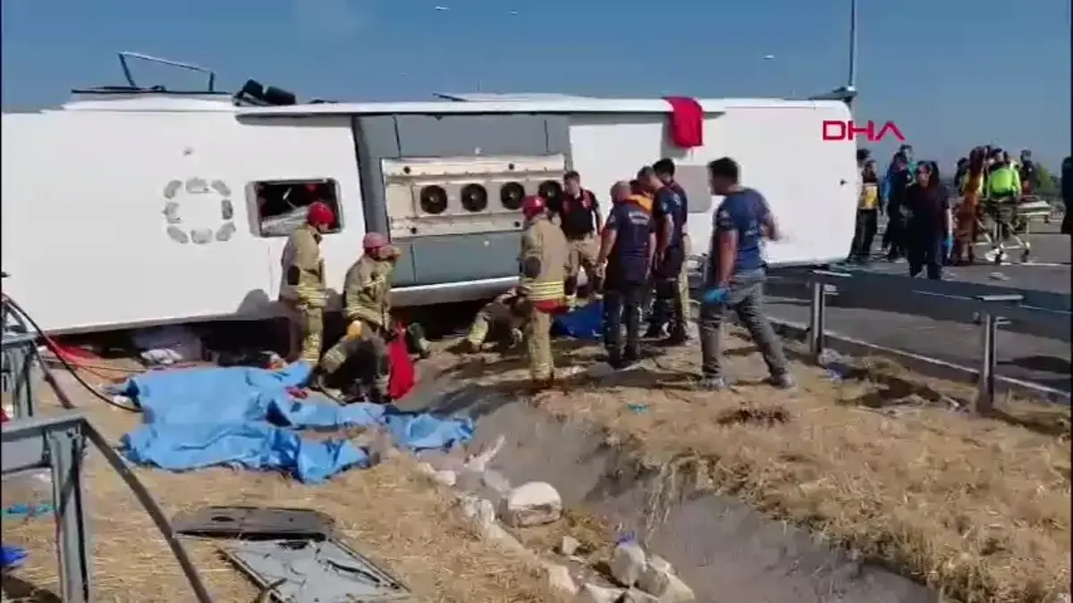 Tragic Collision in Manisa: Bus and Truck Crash Claims Lives and Injures Many