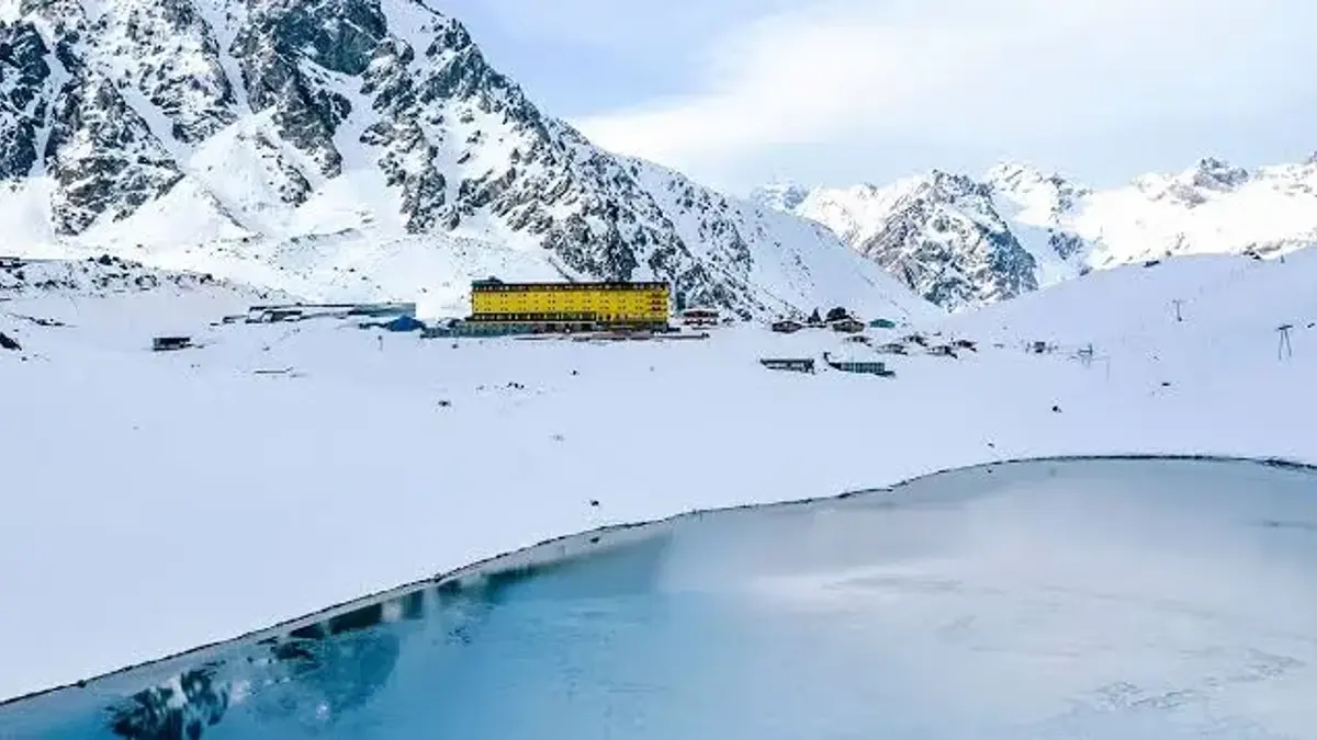 Avalanche Tragedy in Chile: Four Dead and Four Injured