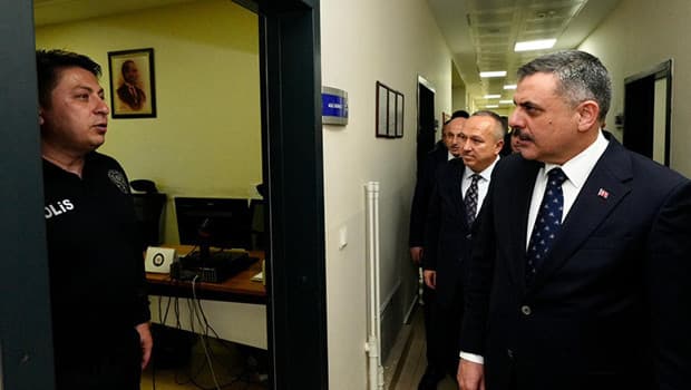 İçişleri Bakanı Mustafa Çiftçi'den Polis Merkezi Ziyareti