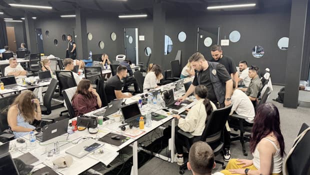 International Fraud Network Dismantled: Targeting Czech Citizens from Maslak