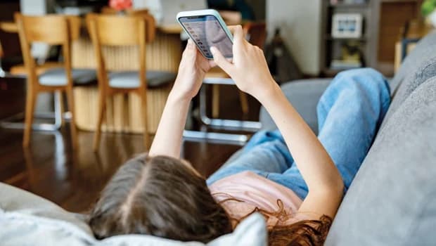New Social Media Restrictions for Ages 15-18 Set to Take Effect on November 1