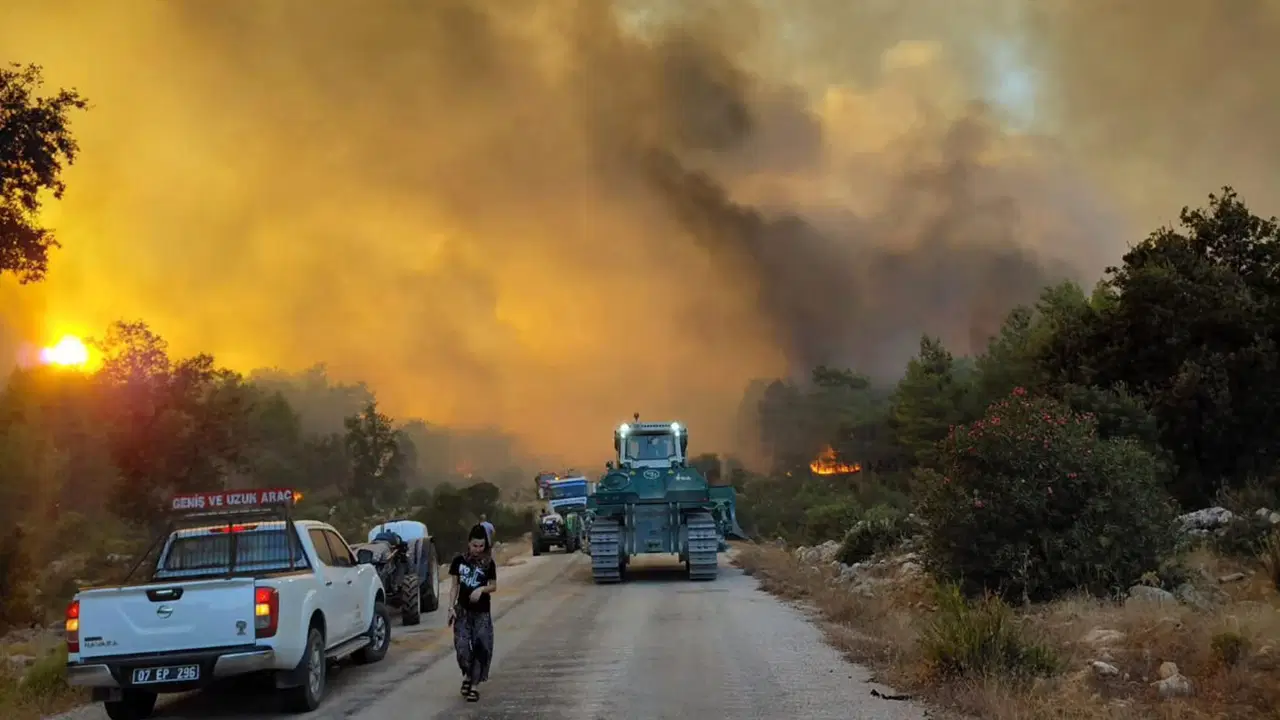 Forest Fire in Antalya: Over 2,000 Households Left Without Power