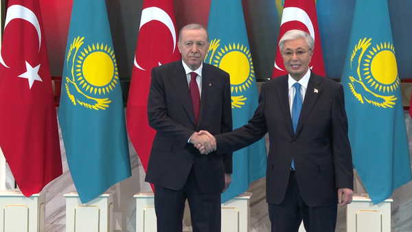 Cumhurbaşkanı Erdoğan, Kazakistan Lideri Tokayev ile Görüşme Gerçekleştirdi
