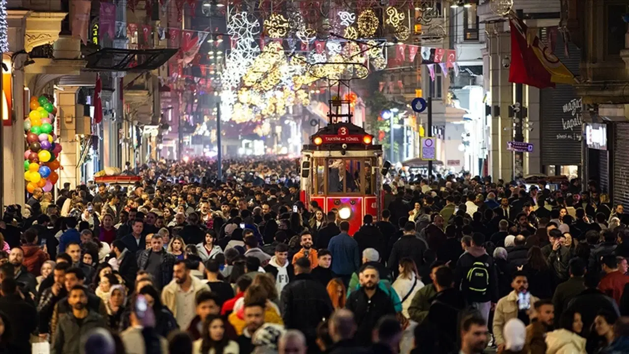 Hidden Alarm in Turkey's Employment Data: One in Three Unemployed
