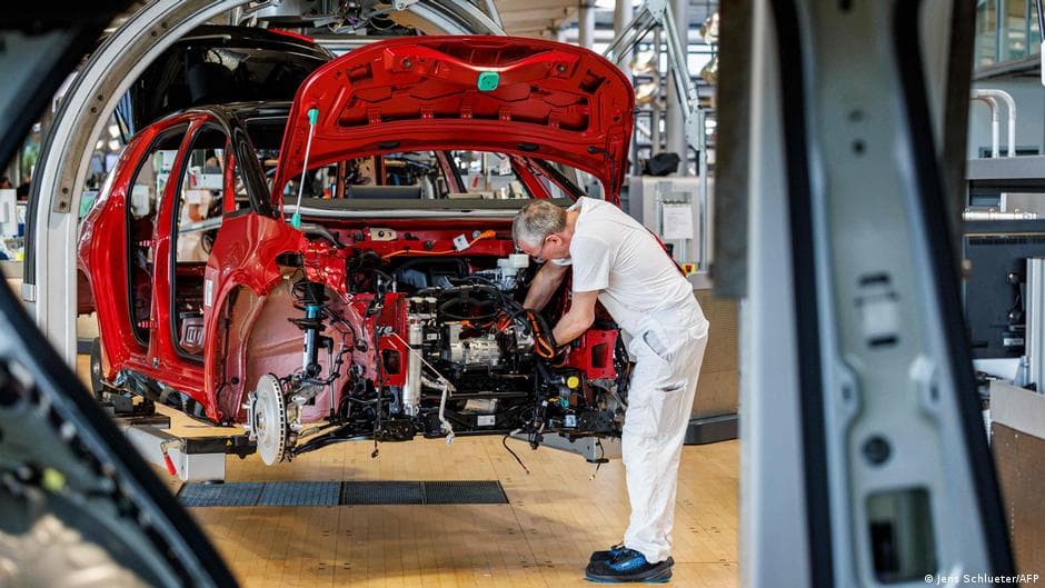 German Automotive Industry Faces Significant Job Cuts Amid Uncertainty