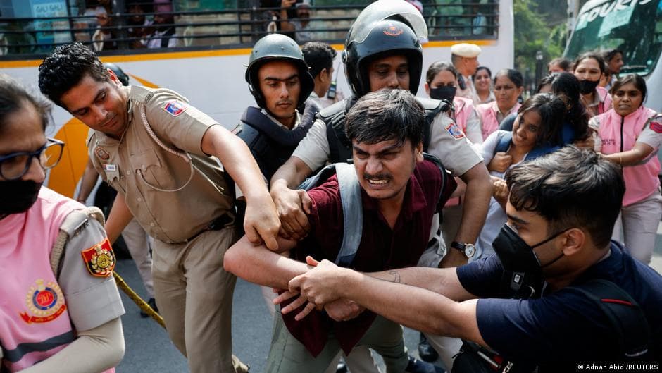 Indian Authorities Arrest Leaders of 'Cockroach' Movement Amid Major Protest in New Delhi