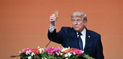 Trump and Xi Jinping Celebrate Friendship at Summit in China, Tariff Disputes Ignored