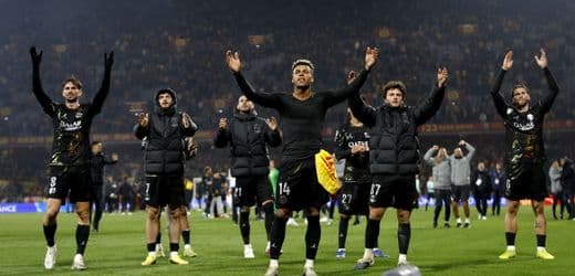 Paris Saint-Germain Secures 14th Ligue 1 Title with Victory Over Rivals