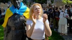 Zelensky'nin Popüler Savunma Bakanı'nı Görevden Alması, Ukrayna'da Protestolara Yol Açtı