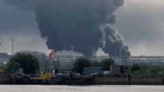 Ukrayna, Rusya'nın St. Petersburg'daki Önemli Petrol Terminalini Vurdu