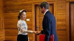 Aung San Suu Kyi, 2.5 Yıl Aradan Sonra İlk Dış Temasında Sağlıklı Görünüyor