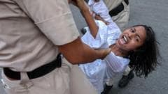 Hindistan'da Protesto Sırasında Polis, Gazetecilere Cinsel Saldırı İddialarıyla Karşı Karşıya
