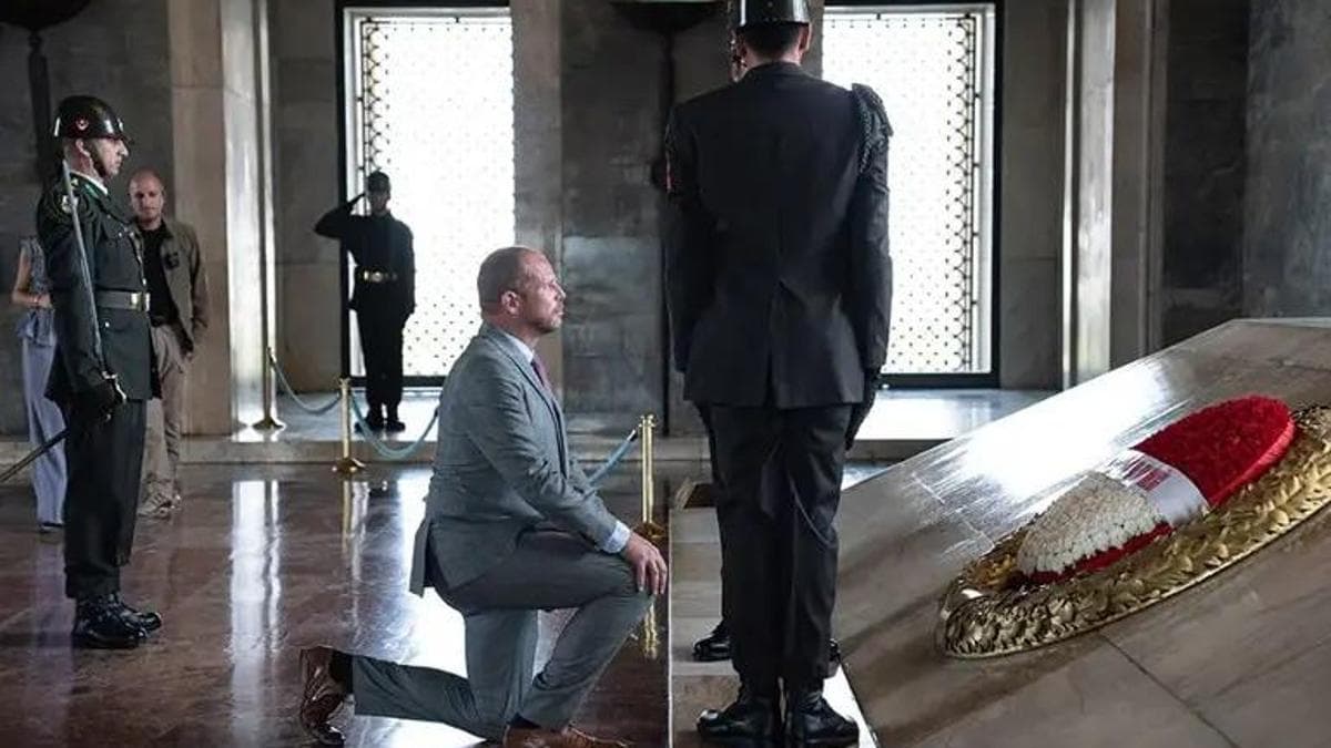 Belçika Savunma Bakanı'ndan Anıtkabir Ziyareti: 'Atatürk Gibi İnsana İhtiyacımız Var'
