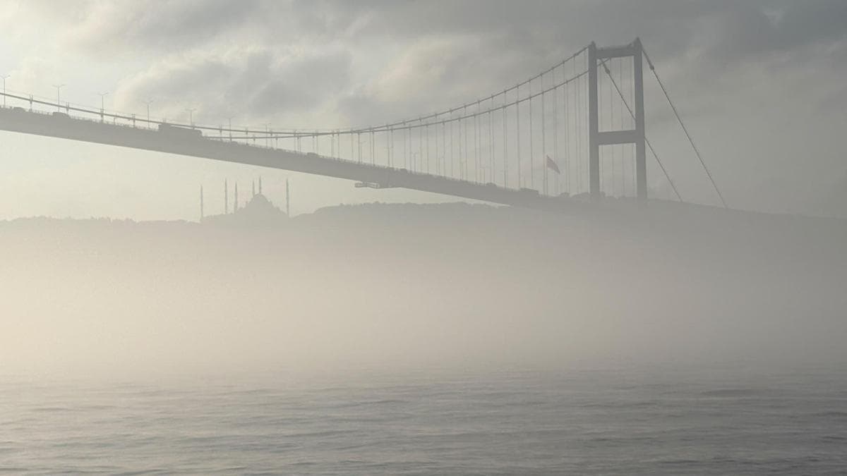 Fog Disrupts Maritime Traffic in Istanbul's Bosphorus