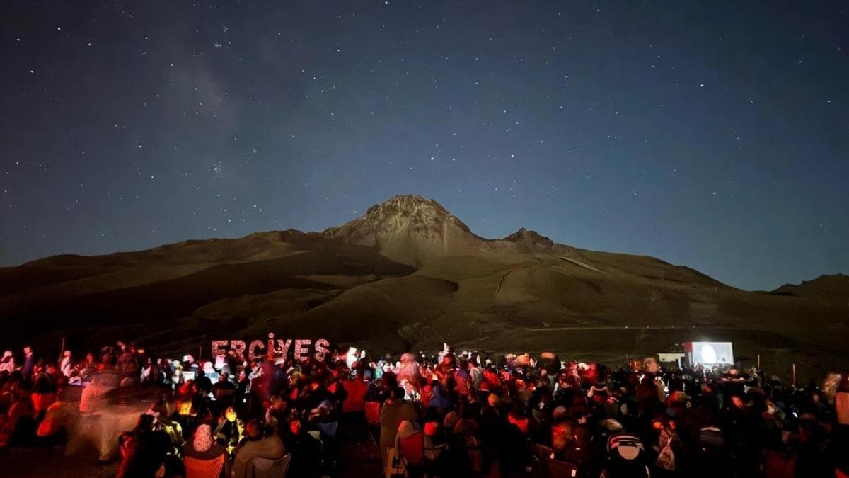 Ağustos 2026'da Perseid Meteor Yağmurunu İzlemek İçin En İyi Noktalar