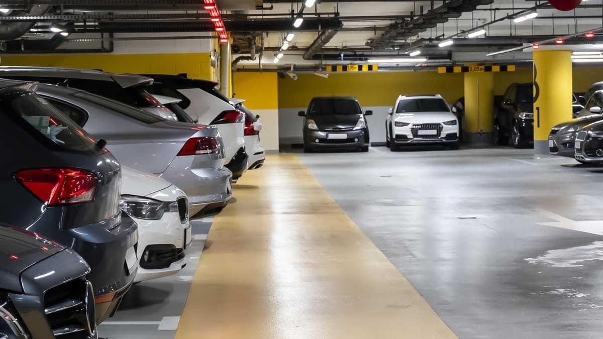 Rising Vehicle Numbers Create Parking Crisis in Istanbul