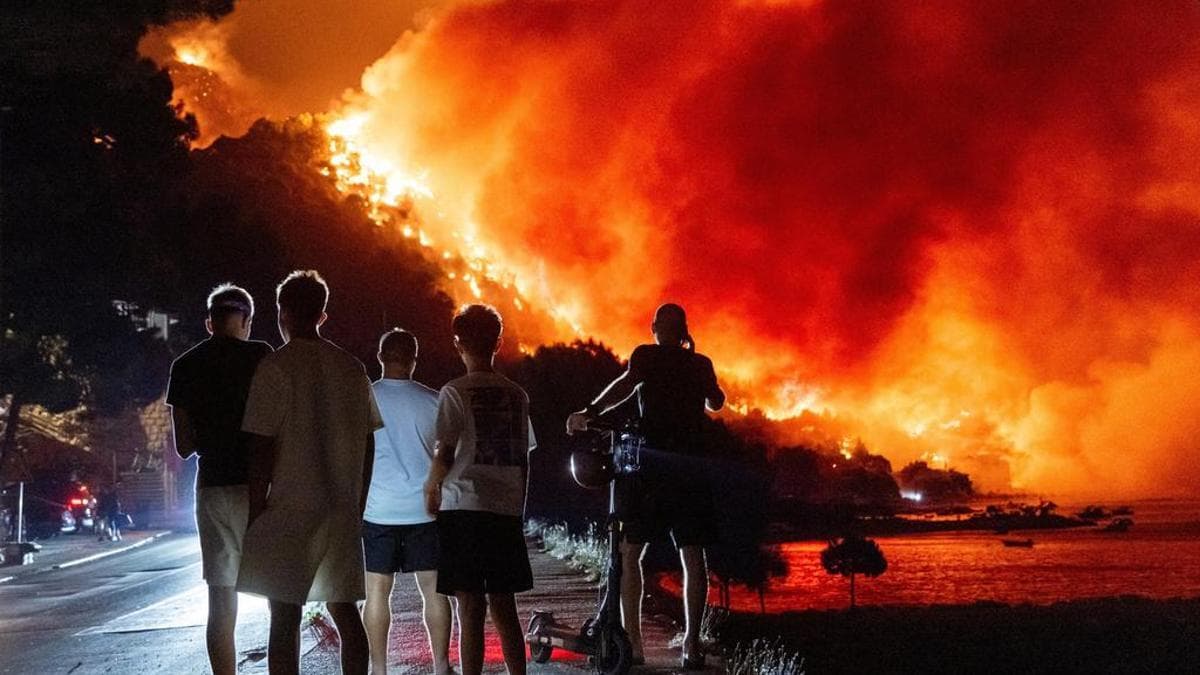 Forest Fires Ravage Croatia: 'Spreading at Lightning Speed'