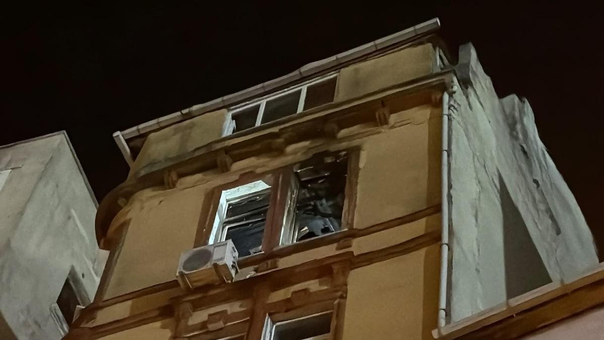 Fire Breaks Out in Beyoğlu Apartment After Post-Match Fireworks