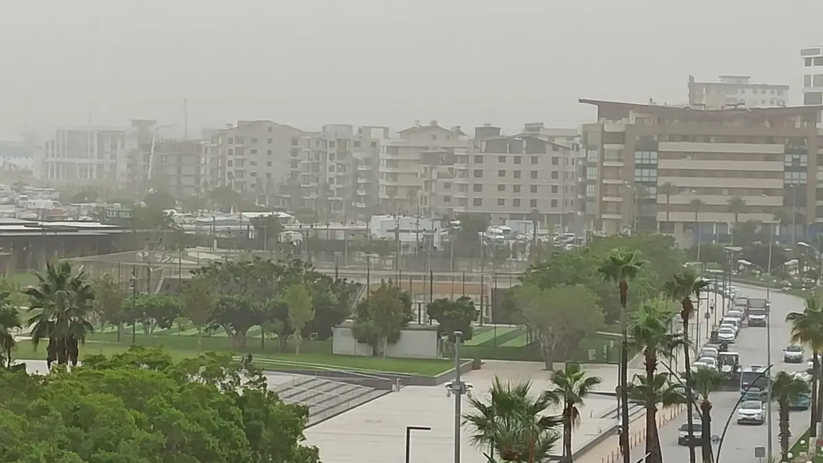 Dust Storm Reduces Visibility in Iskenderun, Hatay