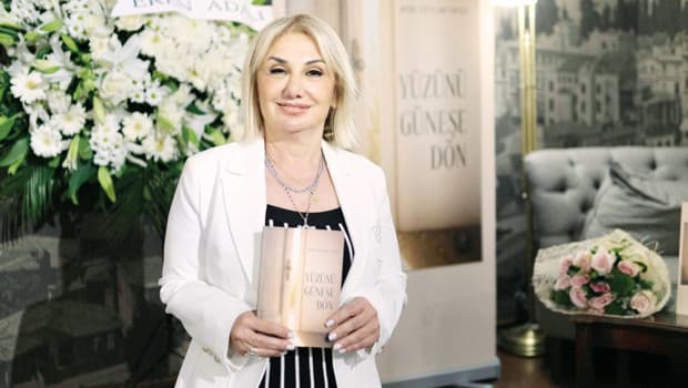 Ayşe Ceylan Topçu Releases Debut Book 'Turn Your Face to the Sun'