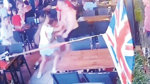 Marmaris'te İngiliz Turist Ailesine Şiddet Olayı