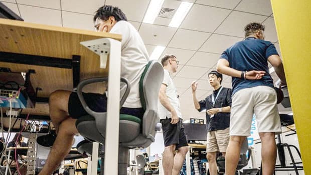 Tokyo'da Çalışanlara Rahat Kıyafet Teşviki