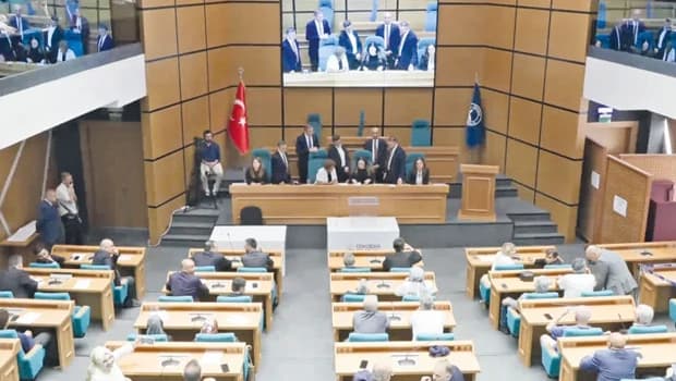 Üsküdar'da Seçim Süreci ve Gözaltı İddiaları Gündemde