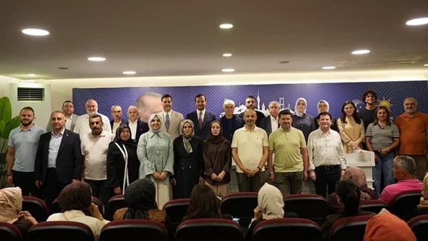 Four CHP Council Members Switch Allegiance to AK Party in Üsküdar