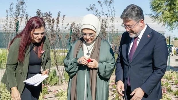 First Lady Emine Erdoğan Tours Turkey's National Botanical Garden
