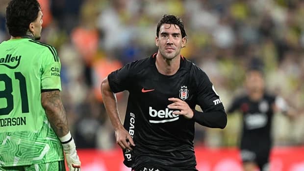 Dusan Vlahovic, Derbi’de Gol Atarak Tarihe Geçti!