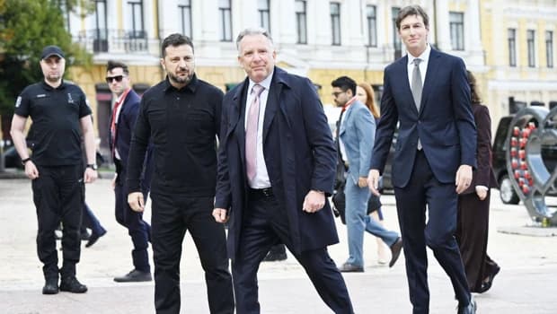 Witkoff and Kushner Visit Kyiv Amid Ongoing Peace Efforts