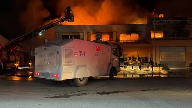 Fire Erupts at Eskişehir Industrial Site, Firefighters Mobilize with Water Cannon Support