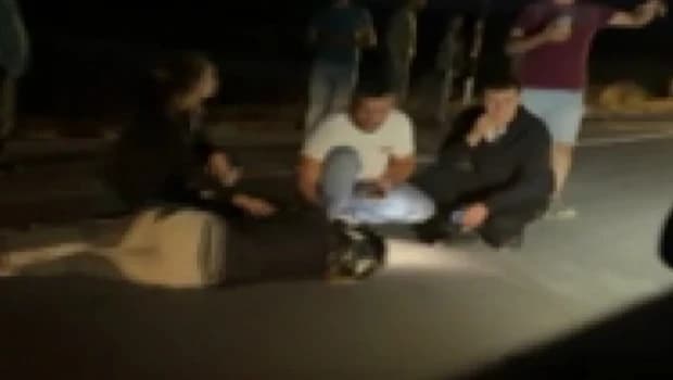 Fransız Motosikletçi Burdur'da Koyunlara Çarptı: İki Bileği Kırıldı