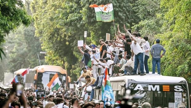 Youth Movement 'Cockroaches' Protests Again, Demands Resignation of Election Commission Head