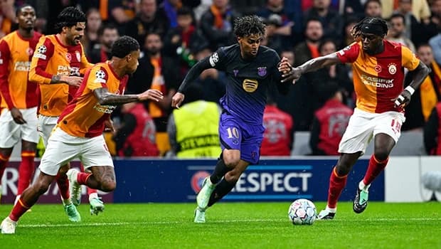 Galatasaray Faces Defeat Against Barcelona: Key Insights from Analysts