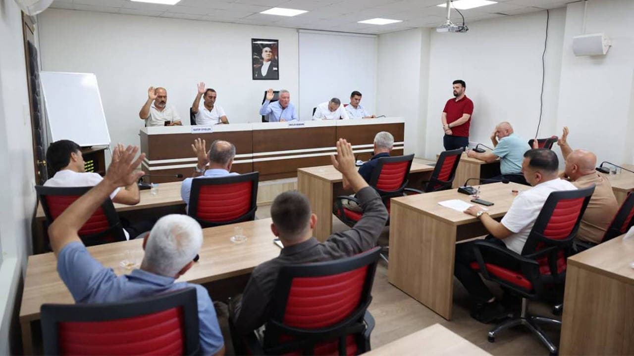 Honaz'da CHP'li Meclis Üyesi Ali Özdemirçelik, Yeniden CHP'ye Katıldı