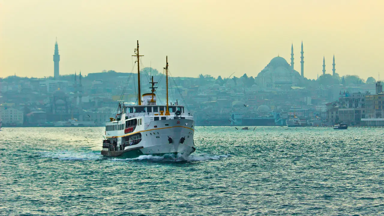 Istanbul's City Lines Transitioning to Winter Schedule with Night Services Continuing