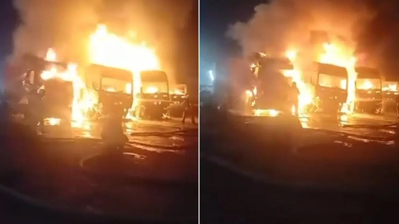 Arson Attack on Truck Garage in Beylikdüzü Leaves Four Trucks Destroyed