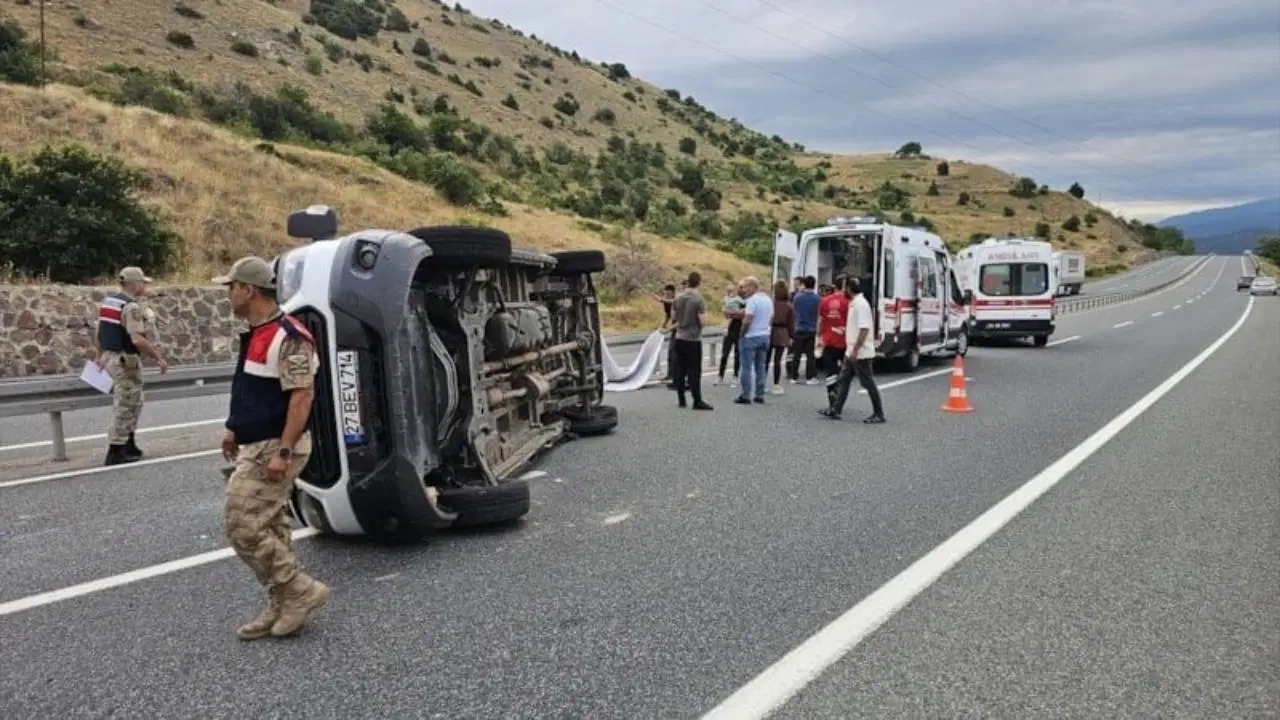 Erzincan'da Minibüs Kazası: 16 Yaralı