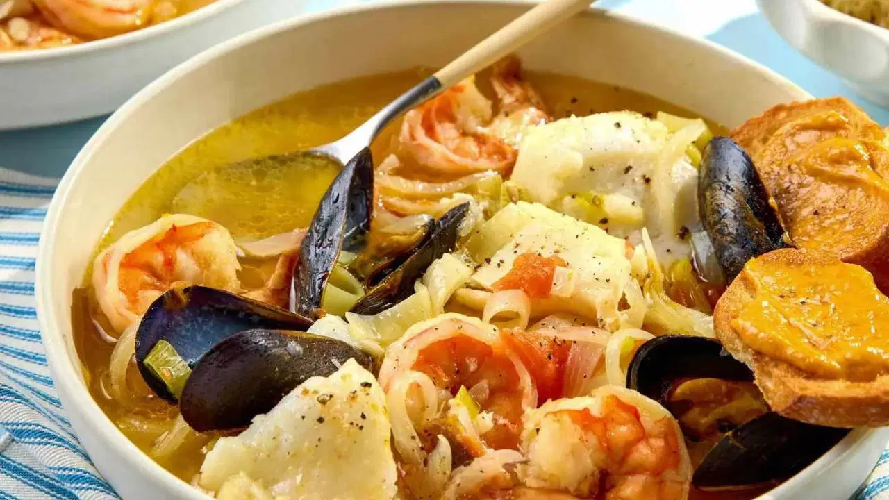 Bouillabaisse: Fransız Mutfağının İkonik Deniz Lezzeti