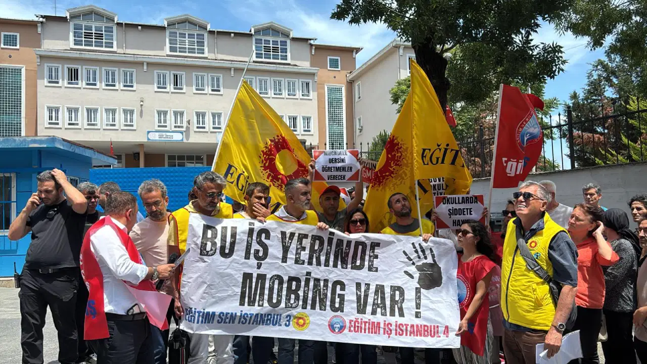 Educators in Eskişehir Protest Police Action Against Teachers on Hunger Strike