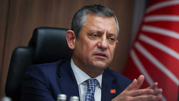 Özgür Özel: '14 Mayıs Eczacılık Günü'nü Tüm Meslektaşlarımla Kutluyorum'