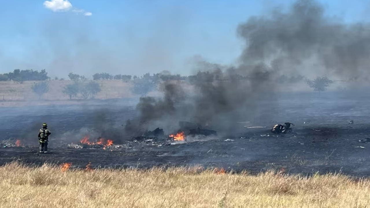 Tragic Helicopter Crash in Texas Claims Lives of Two Pilots