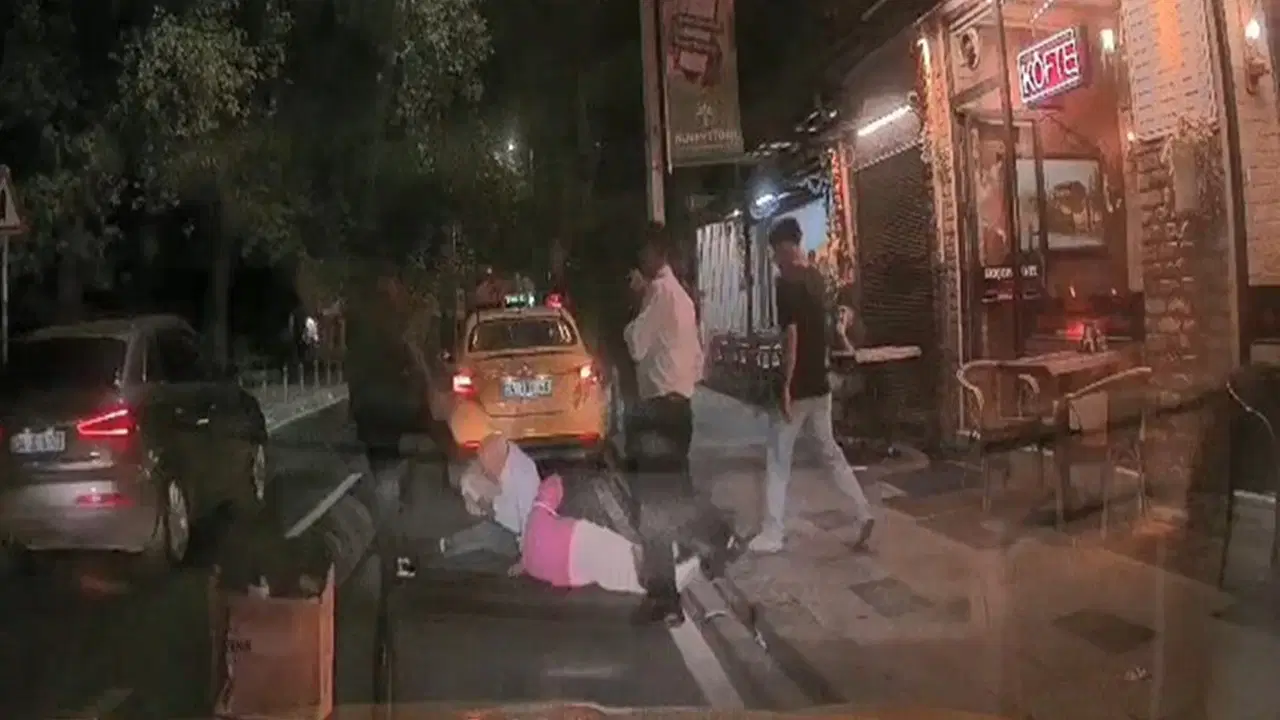 Taxi Driver Assaults Passengers Over Fare Dispute in Fatih
