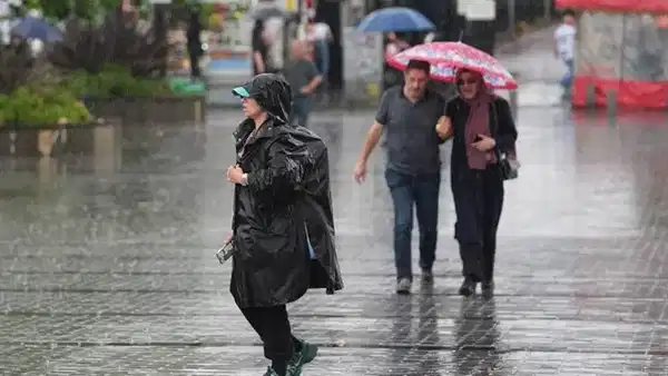 Heavy Rainfall Alert Issued for Istanbul by AKOM