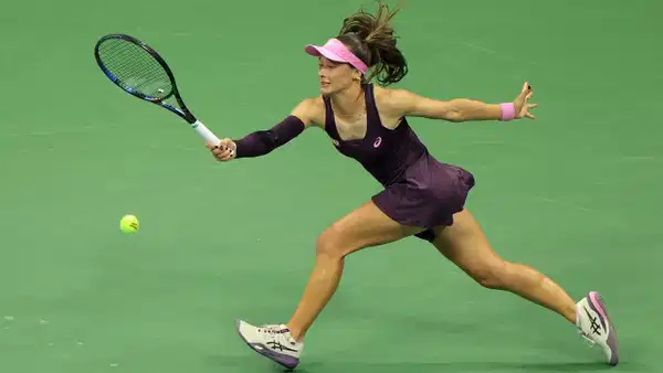 Zeynep Sönmez Advances to Second Round in Women's Doubles at US Open
