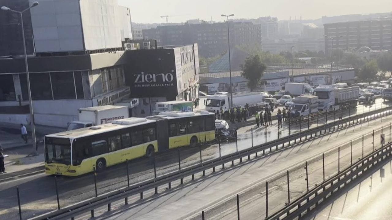 Tragic Accident in Istanbul: Car Collides with Public Bus, Claiming Three Lives