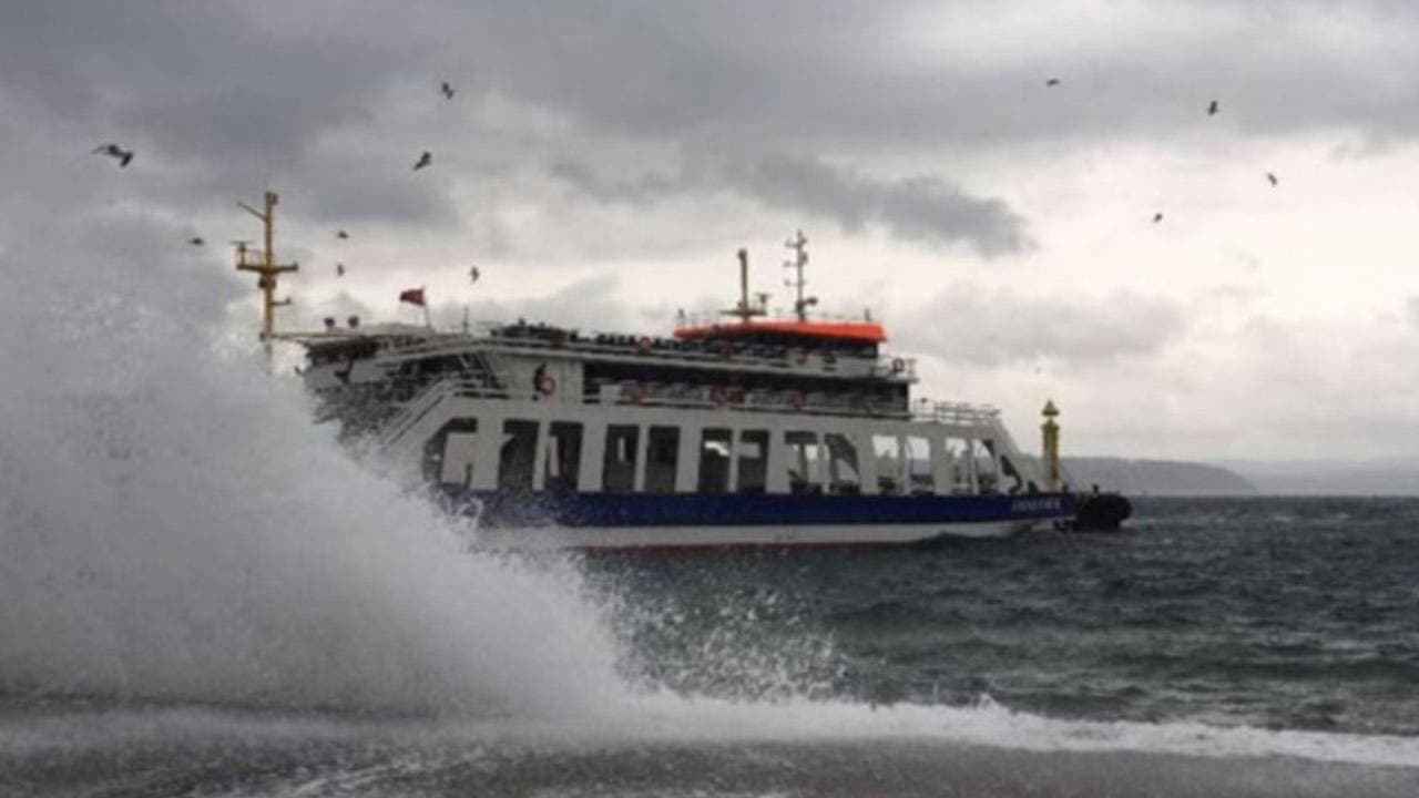 Weather Disrupts Ferry Services in Istanbul: Cancellations Announced